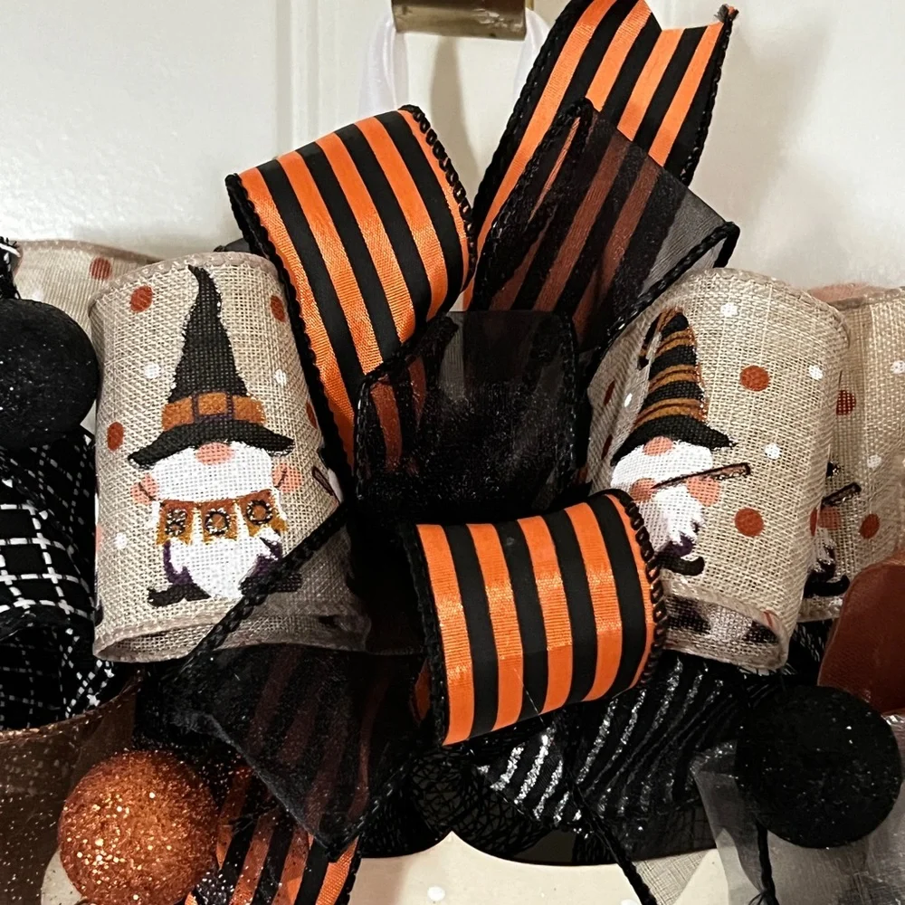 13 inch Halloween Ribbon Wreath Black & Linen Gnome MW12